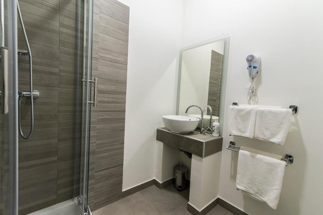 Cool Zagreb Airport Hotel 4*